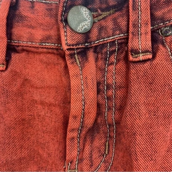 FREE PEOPLE Overdyed Distressed Jean Shorts w/ Raw Hem in Sunrise Red Size 26 - Picture 5 of 9